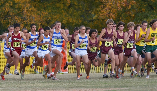 2009 CIF XC Boys D1-009.JPG - 2009 California CIF Cross Country Championships, Woodward Park, Fresno, California